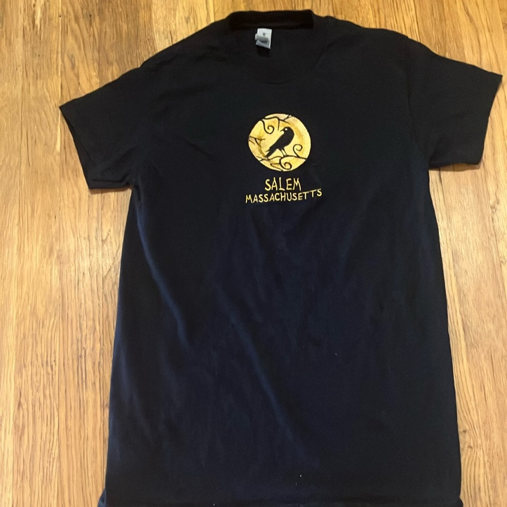Salem Massachusetts Black tee size small